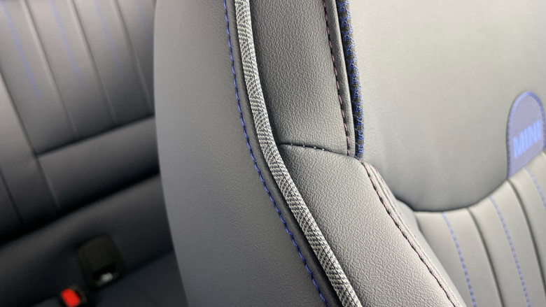 MINI Cooper 160kW SE Exclusive 54kWh 3dr Auto Electric Hatchback